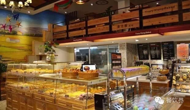 連鎖烘焙店擴(kuò)大堂食進(jìn)軍“輕餐飲”，元素跨界成趨勢(shì)！