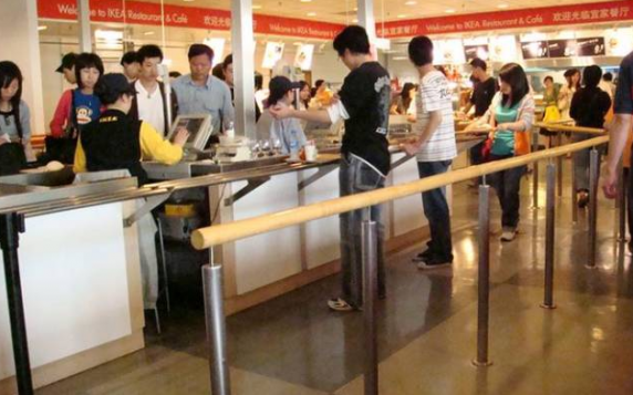 驚呆！大眾自助餐最浪費的人竟不是顧客，而是老板！