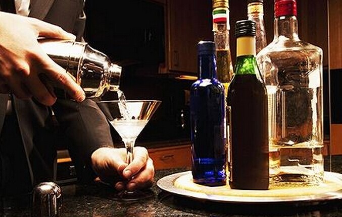 那些逐漸愛上中國白酒的西方人是怎么喝的？|餐飲界