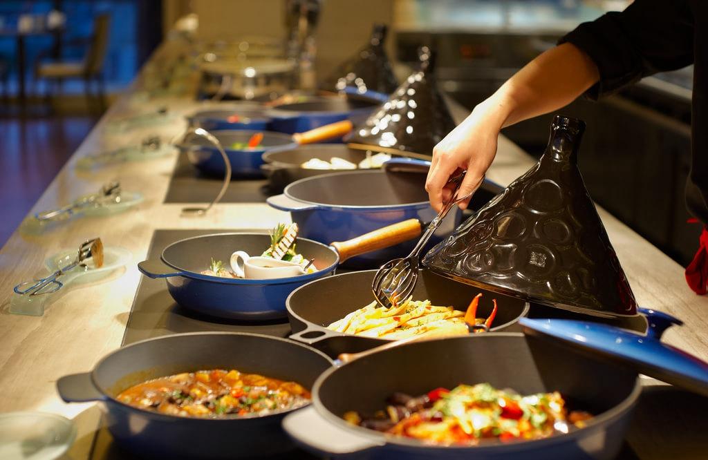 傳統(tǒng)餐飲將死？這些餐企如何抵抗？