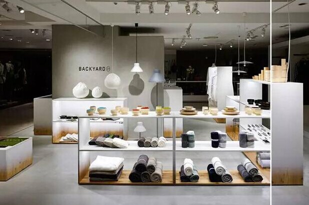 時尚還能這么玩，給這些拉風的百年老店“跪了”