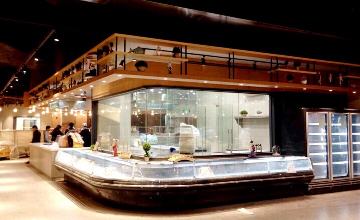 這個超市自己開了餐廳，從賣三文魚開始