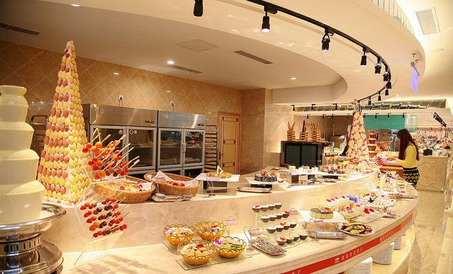 ?；蕦m與海吃海喝欲聯(lián)手?jǐn)U大長沙自助餐市場