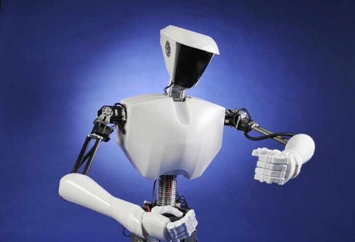 智能機(jī)器人不夠智能 慘被餐廳“炒魷魚(yú)”！