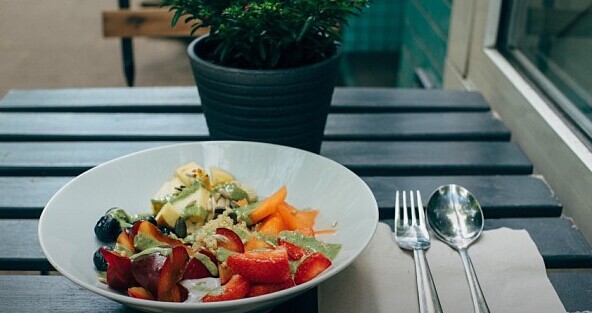 一線(xiàn)城市餐飲呈現(xiàn)瘋狂狀態(tài)