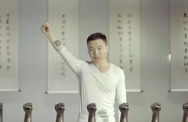 很久以前讓顧客和員工把門店logo紋在身上，這是什么套路？|餐飲界