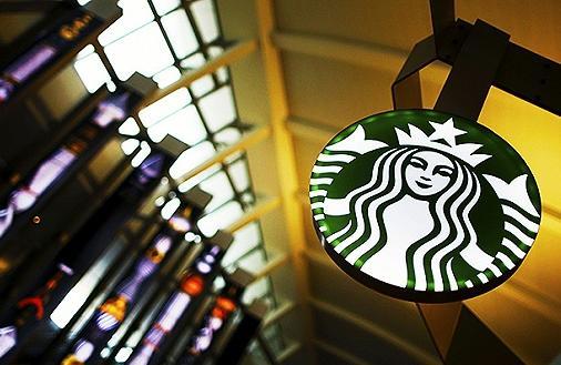 在星巴克咖啡、服務(wù)和環(huán)境的背后，這4個(gè)“隱性價(jià)值”才是根本