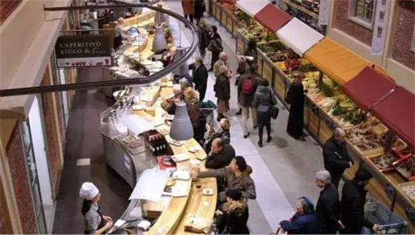 年入1億的秘訣竟是將餐廳與超市混搭？