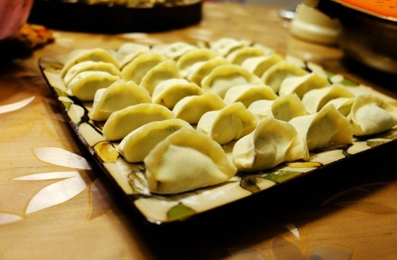 案例|餐廳遇“天災(zāi)”生意大滑，員工流失，怎么自救？