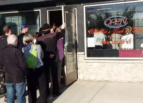 醉酒小哥用一條帖子，就把一家炸魚薯?xiàng)l店捧紅了