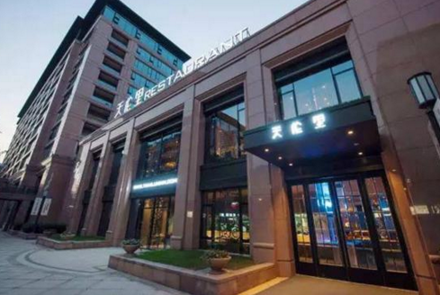 758元一位的蟹宴一席難求，只因他做對了三件事