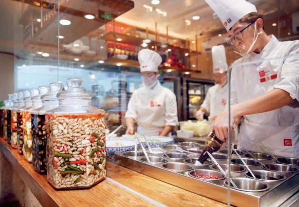 你的客人為什么會(huì)對(duì)明檔廚房買賬？|餐飲界