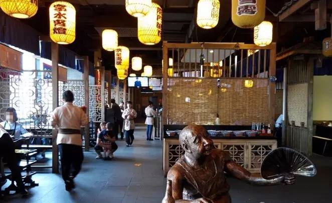 街邊店VS購物中心，火鍋品牌的玩法大不同!來看它們怎么做!