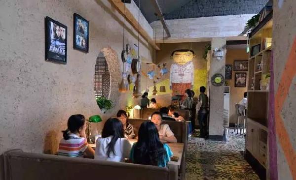 主題餐廳別拘束了，看看“70后飯吧”怎樣搞定90后