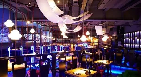 在冷門商圈創(chuàng)排隊奇跡，人均100+的串亭憑什么這么牛？