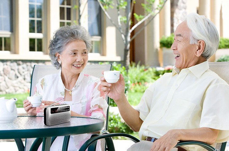 老年餐廳探索困難重重，華天“適老化”改造能否突圍？