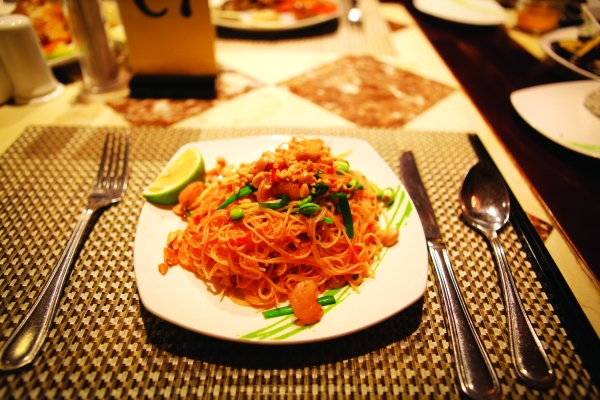 自助餐品類如何突圍？是時(shí)候?qū)Α拔镉兴怠敝匦露x了