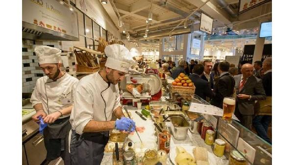 異業(yè)大佬花式跨界碾壓，餐飲人只能被干？
