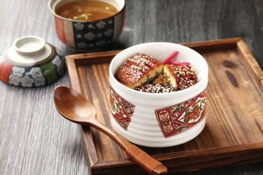 食材成本占了80%，他賠了1500萬；最終鰻步靠一款單品爆紅