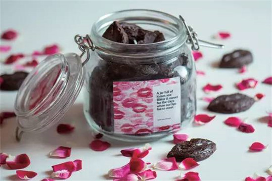 為什么我去餐廳吃個(gè)飯，竟然被主廚發(fā)了一頓狗糧？