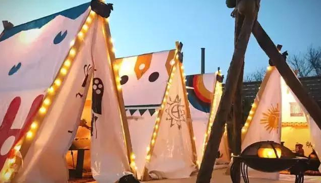 小帳篷里賣火鍋，營(yíng)業(yè)額翻三倍|餐飲界