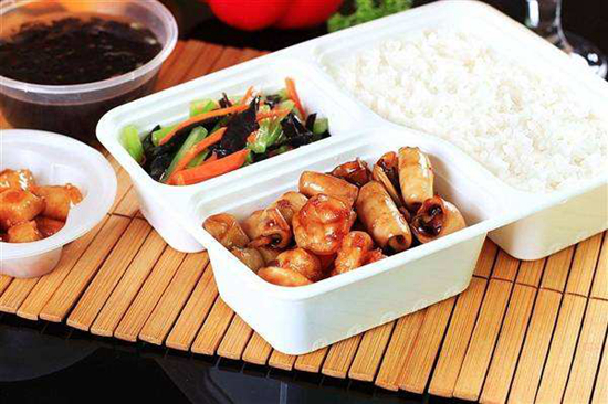 外賣平臺現(xiàn)99元1個天價餐盒 網(wǎng)友:拿去鍍了金？