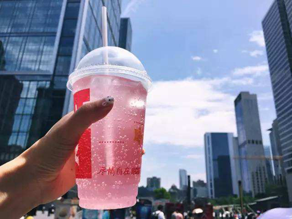 從KFC賣口紅學到小店引爆新品的5個概念！