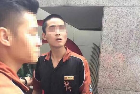 顧客催拿餐牌被服務(wù)員打？餐廳做到這樣才不會被投訴