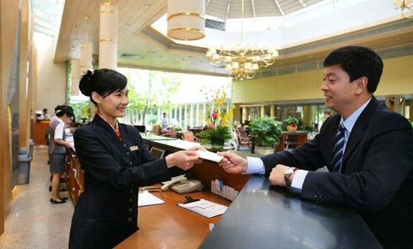 男顧客表白女服務(wù)員失敗拒付餐費(fèi)，老板報(bào)警