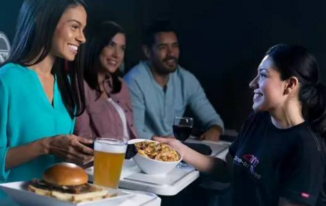 餐飲+電影，美國(guó)影院的新探索