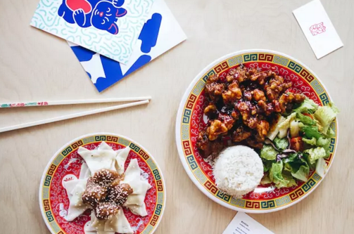 加拿大這間亞洲簡餐店，設(shè)計(jì)靈感來自招財(cái)貓