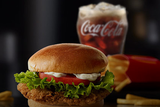 麥當(dāng)勞變身金拱門，餐企改名背后的決定因素是什么？