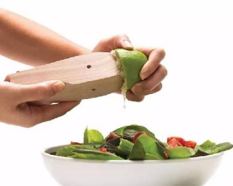 這么搞怪的餐具，餐廳該怎么用呢？