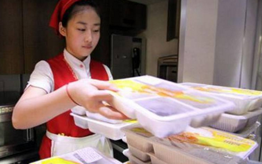 高鐵上可以訂外賣了！肯德基、麥當(dāng)勞、真功夫們率先“上車”！