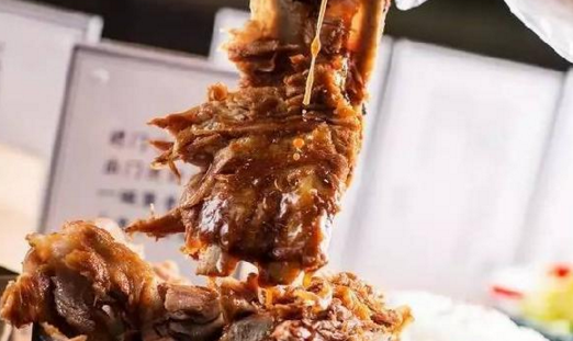 這間餐廳憑一份“犟骨頭”半年拿下天津，現(xiàn)在還要征服北京