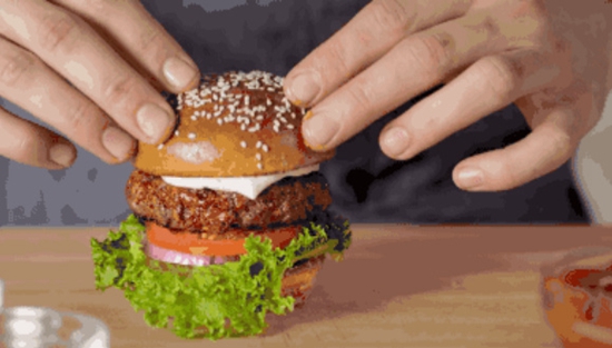 砸1.8億美元的人造肉長這樣！李嘉誠、蓋茨搶著投資|餐飲界