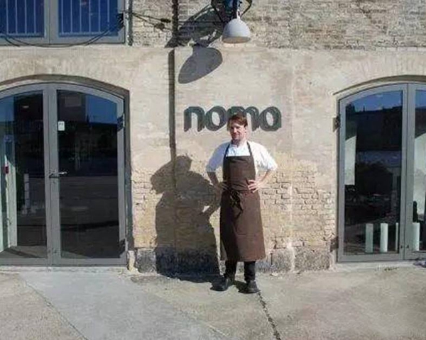 五星級“艾美酒店”牽手“火鍋黑馬”玩快閃，鬧哪樣？|餐飲界