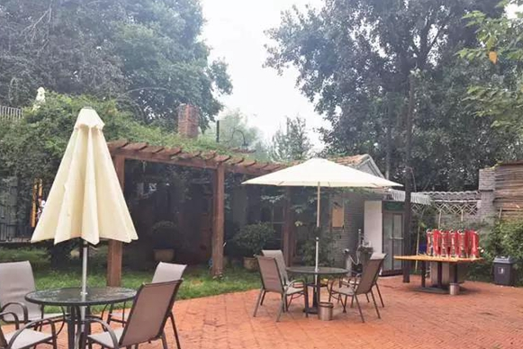 裝修砸了一千多萬的文藝餐廳！第二個月就盈利？