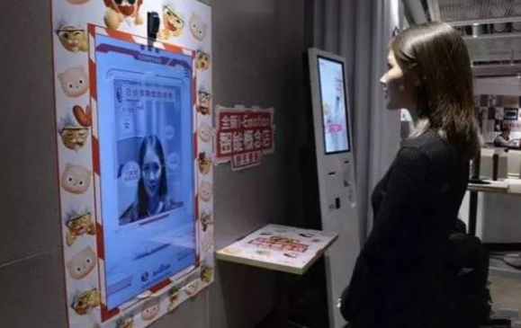 扭蛋點(diǎn)餐、對(duì)服務(wù)員不滿意就送錢！餐飲營銷如何四兩撥千斤？