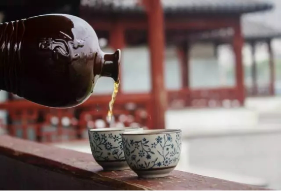 耘林黑杜酒拔草：百年工藝，古法釀造果然名不虛傳！|餐飲界