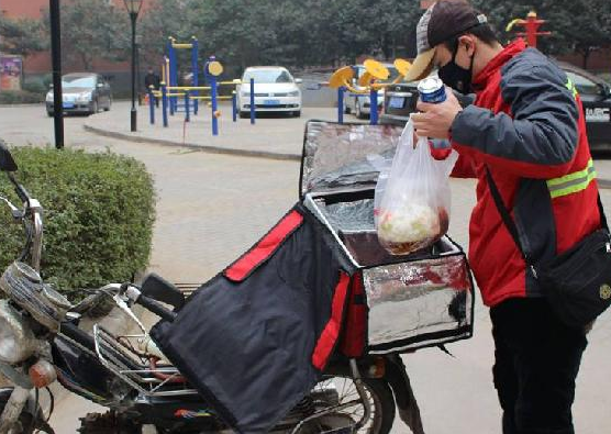 外賣村調(diào)查：一套證照幾家店共用，靠“潛規(guī)則”還能走多遠？