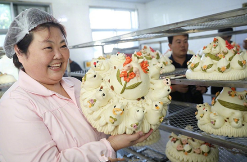 大媽賣饅頭3年 年銷1000萬(wàn)元，網(wǎng)友：我該賣燒餅還是賣饅頭？