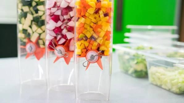 60秒出餐的沙拉機(jī)器人，餐飲自動(dòng)售賣的下一個(gè)風(fēng)口？|餐飲界