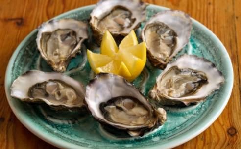 因語言不通，兩人一頓午餐被要價4049元