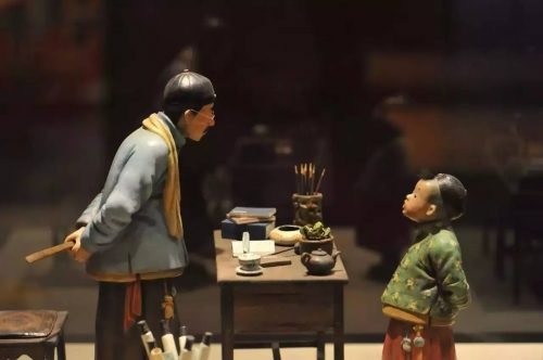 狗不理、大麻花，那是給外地人吃的，煎餅果子才是天津衛(wèi)的真愛！