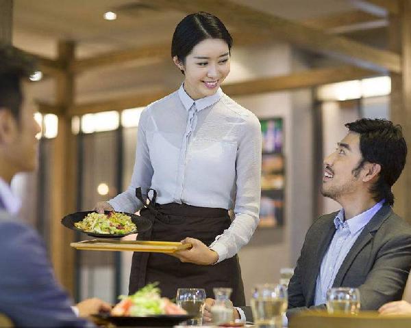 看著人坐滿了，一算卻不賺錢？是時候提高你的翻臺率了！|餐飲界