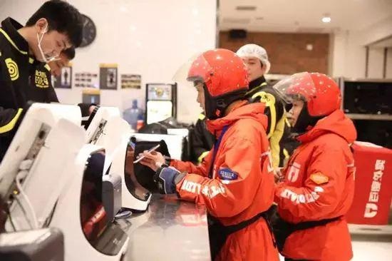 堂食向左、外賣(mài)向右，餐飲人正在被撕裂......你在哪邊？