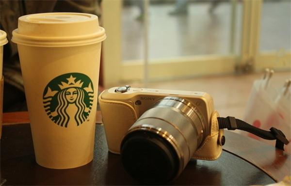 為什么阿里巴巴、騰訊都在爭(zhēng)奪咖啡巨頭星巴克？|餐飲界