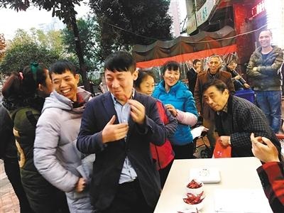 火鍋店奇葩招聘引熱議：你能吃多辣，工資就有多高