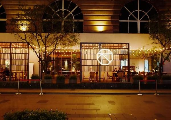 他在酒吧街上花400萬(wàn)開(kāi)了一間包子鋪，結(jié)果……